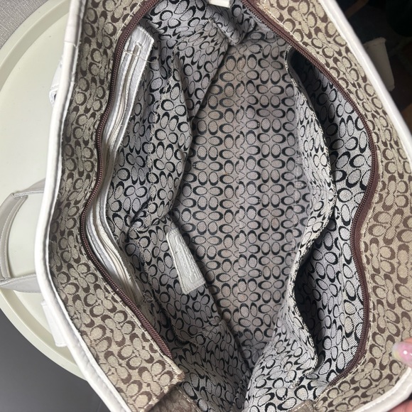 Vintage Coach Signature Canvas Tote Bag in Brown and White - Picture 8 of 9